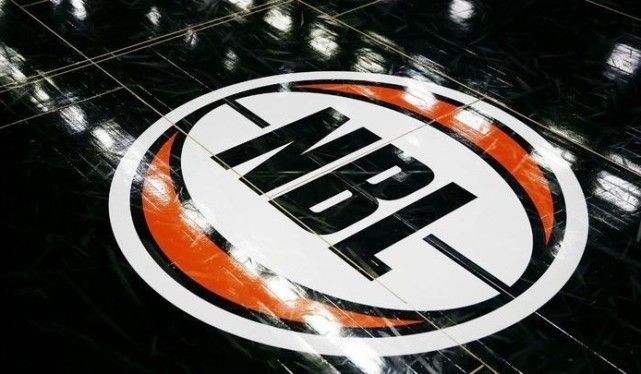 曼城斯特林梅开二度击败热刺（斯特林双响，曼城力克热刺）