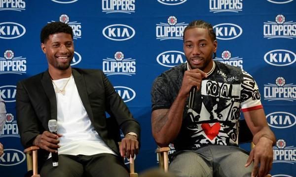 记者：汪士钦这张红牌就是多年来中国足球陋习的真实写照（记者：汪士钦染红，恰是中国足球多年积弊的缩影）