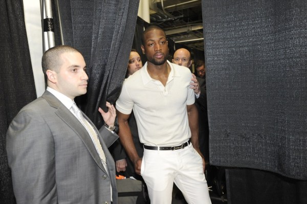 齐达内晒中国行照片：来中国遛了个弯，舒坦，下次还来（齐达内晒中国行美照：来华随性逛逛，惬意，下次还要再来）