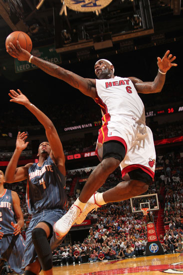 拿到50冠再退役，梅西已经是历史第一人了吗？（拿下第50冠再挂靴，梅西能否加冕史上第一？）