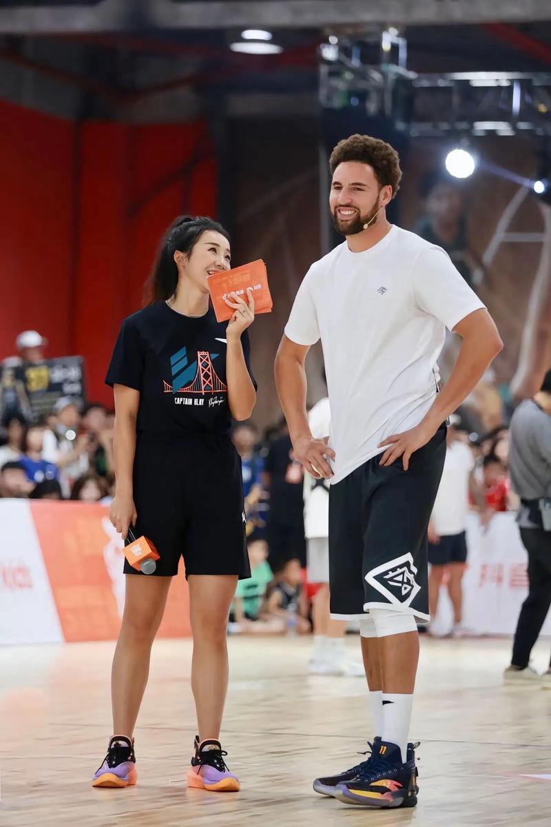 剑南春丨拜仁让二追六6-2逆转弗赖堡，奥利塞2射3传，卡尔传射（剑南春丨拜仁2球落后连入6球6-2翻盘弗赖堡，奥利塞梅开二度+3助，卡尔传射）