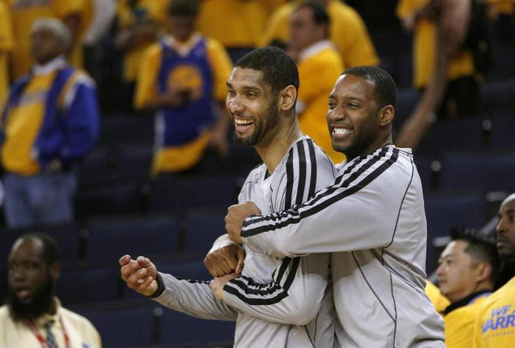 国乒护台太强！蒯曼顶住申裕斌爆冲，林诗栋致命反杀，握拳庆祝（国乒守台稳如山！蒯曼顶住申裕斌狂攻，林诗栋绝杀回击，握拳庆祝）