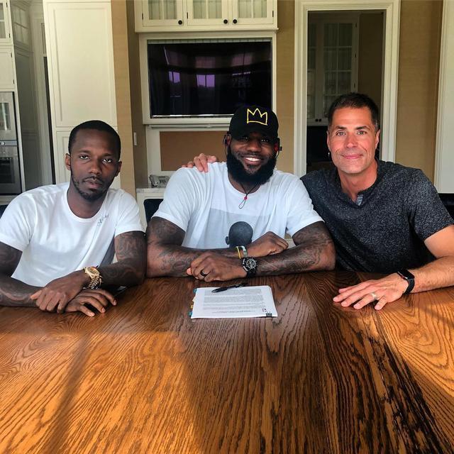 马德兴：U22男足广东集训后将前往阿联酋，在那踢4-5场热身赛（马德兴：U22男足广东集训结束将赴阿联酋，计划进行4至5场热身赛）