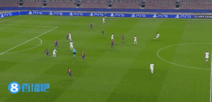 成绩斐然，加斯佩里尼被罗马球迷描绘成魔法师形象画在墙上